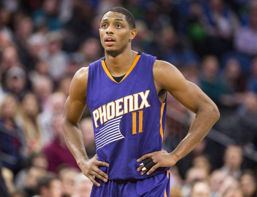 战鹰216赢得小女孩是谁